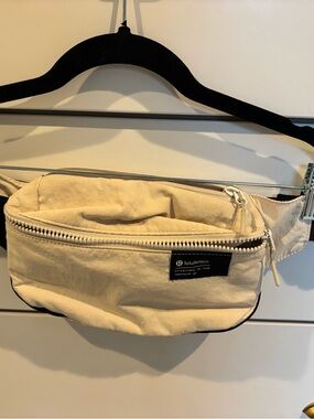 lululemon athletica everywhere belt bag 2L